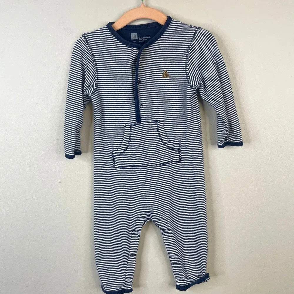 Baby Gap Sleeper Embroidered Bear Preppy 6-12M Blue Striped One Piece Pajamas